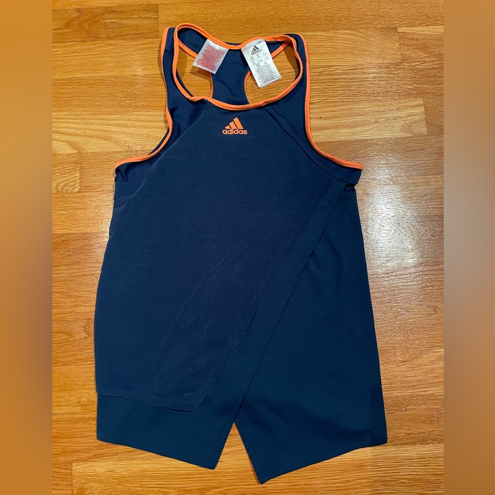 Size medium youth adidas top